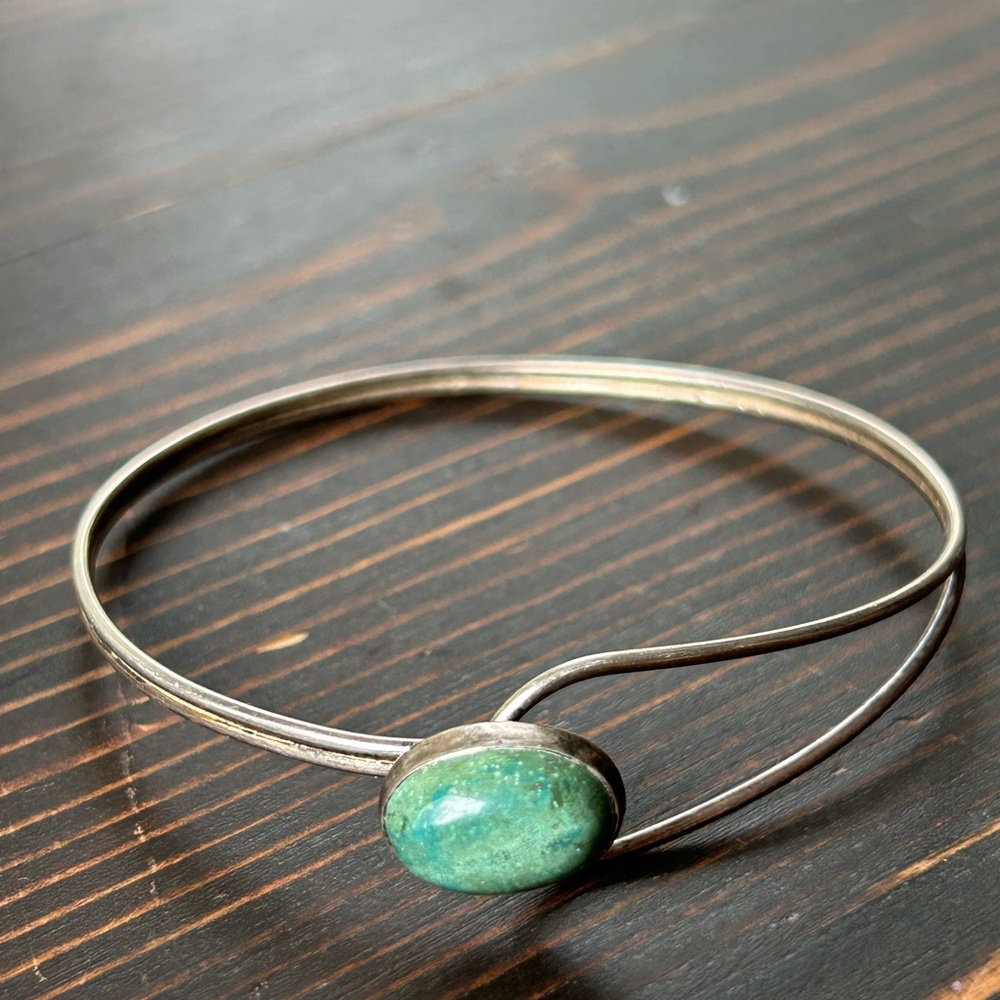925 Dainty Wire 7 Inch Bracelet Set with Green Stone